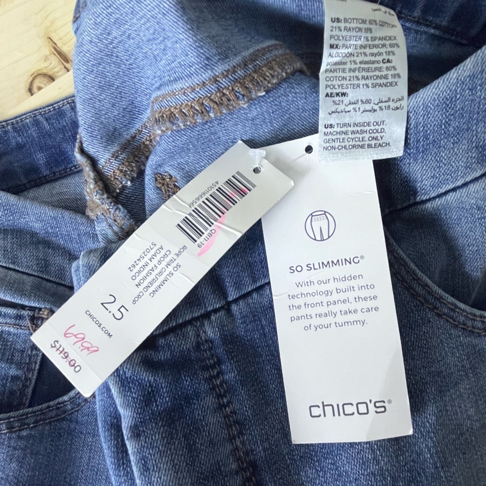 NWT Chico’s 2.5 So Slimming Girlfriend Slim Leg Crop Jeans with Rope Trim - Picture 7 of 10